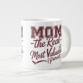 Mom — MVP (最実在も貴重な親) ジャンボコーヒーマグカップ (正面右)