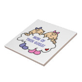 Mom of Twin Girls T-shirts and Gives タイル (側面)