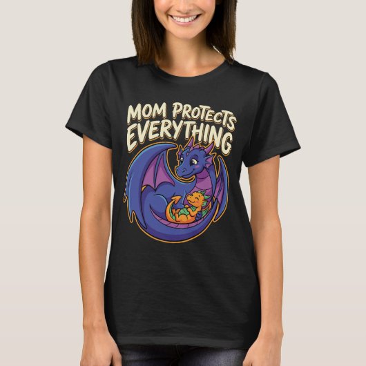 Mom Protects Everything Fantasy Art Tシャツ (正面)