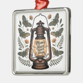 Mom’s Heart Never Sleeps メタルオーナメント (左)