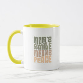 Mom’s Smile Means Peace – グリーン&マロン マグ