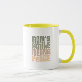 Mom’s Smile Means Peace – グリーン&マロン マグ