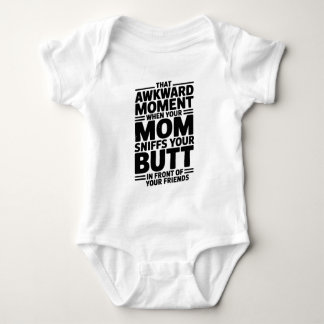 Mom Sniffs Butt Funny Baby Bodysuit Gift ベビーボディスーツ