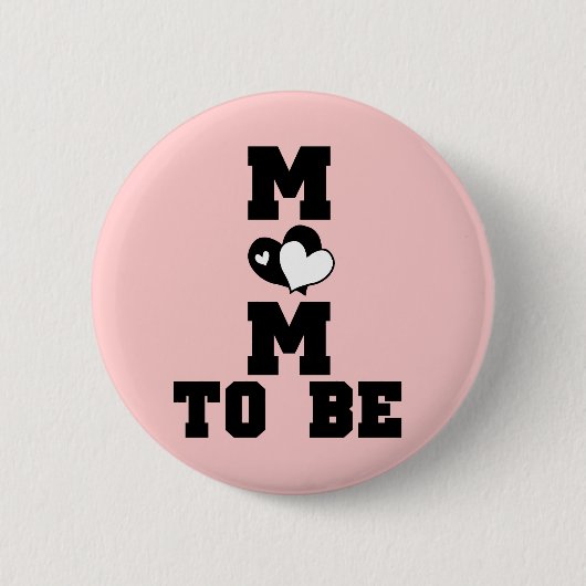 MOM to Be – ブラック文字 缶バッジ (正面)