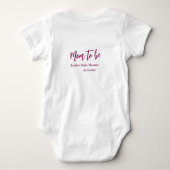 Mom to be baby shower name date pink simple minima ベビーボディスーツ (裏面)