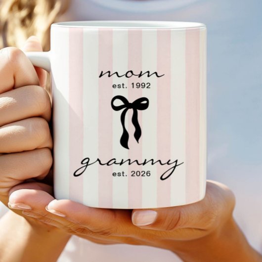 Mom to Grammy Est Mug with Bow コーヒーマグカップ