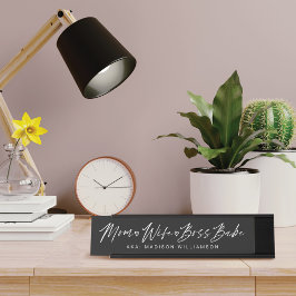 Mom, Wife, Boss Babe Trendy Brush Script Black デスクネームプレート