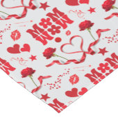 MOM/WOW:グレーの赤のラブレター | ショートテーブルランナー (コーナー)