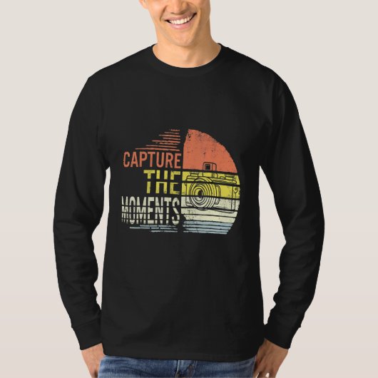 Moments Camera Photographerの写真をキャプチャ Tシャツ (正面)