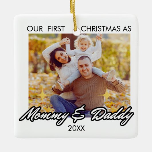 Mommyパーソナライズされた and Daddy Photoとして最初のクリスマス セラミックオーナメント (正面)