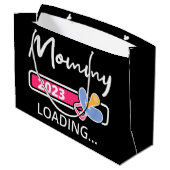 Mommy 2023ロードI – ママに昇格 ラージペーパーバッグ (裏面アングル)