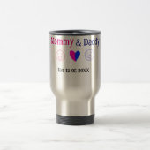 Mommy & Daddy新しい親の名前を追加する日付ハート青 トラベルマグ (中央)