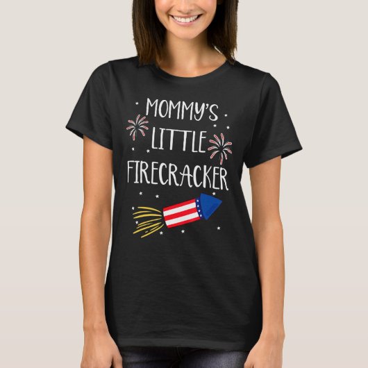 Mommys Firecrcker花火7月のパトリオのUs 4th Tシャツ (正面)