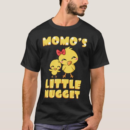 Momo's Little Nugget Chicken Lover Grandmother Mot Tシャツ (正面)