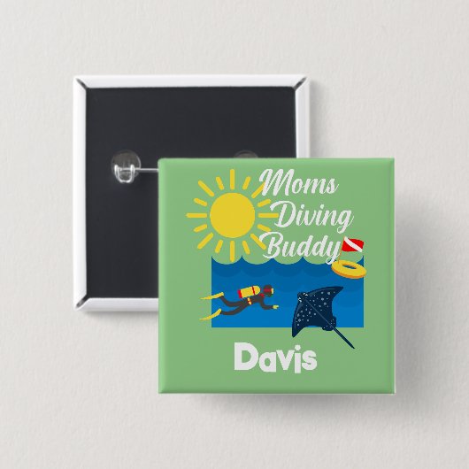 Momsダイビングバディデザイン – スクエアマグネットボタン 缶バッジ (正面&裏面)