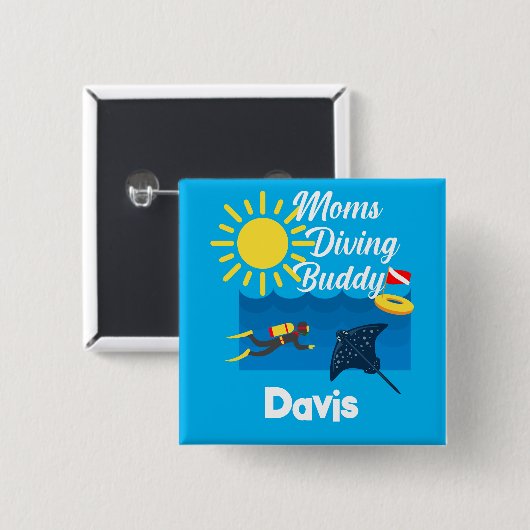 Momsダイビングバディデザイン – スクエアマグネットボタン 缶バッジ (正面&裏面)