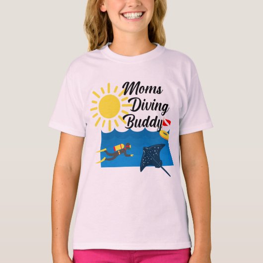 Momsダイビングバディデザイン – 女子の基本Tシャツ Tシャツ (正面)