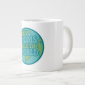 Moms Rule the World Groovy Globe ジャンボコーヒーマグカップ (正面右)