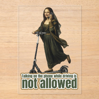 Mona Lisa on the phone  riding a kick scooter アクリル招待状