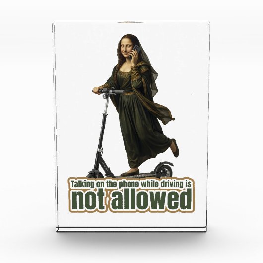 Mona Lisa on the phone riding a kick scooter フォトブロック (正面)