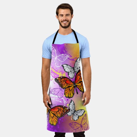 Monarch Butterflies on Purple Background エプロン (着用した状態)