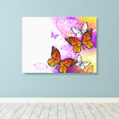 Monarch Butterflies on Purple Background キャンバスプリント (インサイチュ (ウッドフロア))