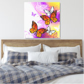 Monarch Butterflies on Purple Background キャンバスプリント (インサイチュ (寝室))