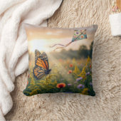 Monarch Butterfly Flying a Kite クッション (ブランケット)