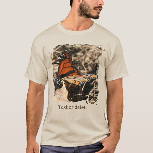 Monarch Butterfly On Leaf Personalized Nature Tシャツ (正面)