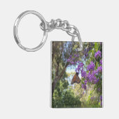 Monarch Butterfly on Purple Flowers キーホルダー (正面左)