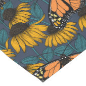 Monarch butterfly on yellow coneflowers ショートテーブルランナー (コーナー)