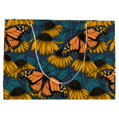 Monarch butterfly on yellow coneflowers ラージペーパーバッグ (裏面)