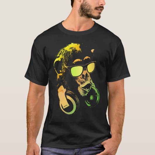 Monkey Chimp With Sunglasses And Headphones Tシャツ (正面)
