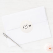 Monogram Ampersand Script Ivory Wedding ラウンドシール (封筒)
