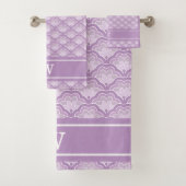 Monogram Initial Abstract Purple Floral Pattern バスタオルセット (インサイチュ)