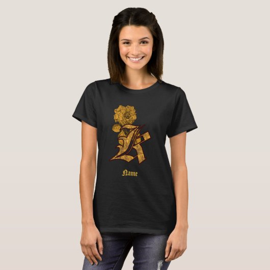 Monogram Initial K Gold Peony Flower Personalized Tシャツ (正面フル)
