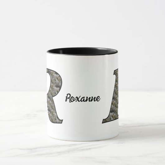 Monogram Initial R Hydrangea Flowers Personalized マグカップ (中央)