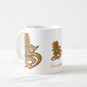 Monogram Initial S Elegant Gold Peony Personalized コーヒーマグカップ (正面左)