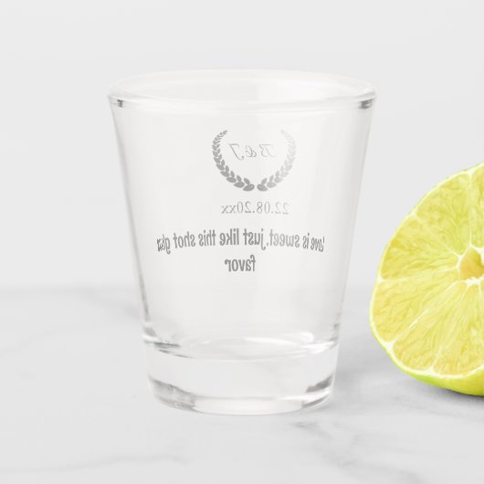 Monogram Loveは甘い、ゲストのための結婚式の引き出物 ショットグラス (裏面)