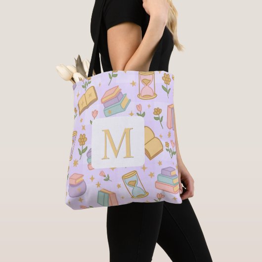 Monogram Magic Books Tote Bag Girly Purple トートバッグ (クローズアップ)