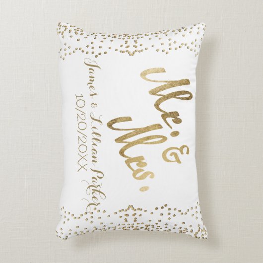 Monogram Weddingフェイクな金ゴールドの氏および夫人 アクセントクッション (正面(垂直))