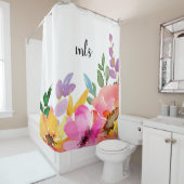 MonogramChicの粋な春の花模様の水彩画のピンク シャワーカーテン (インサイチュ)