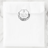 Monogrammed Black and White Wedding Stickers ラウンドシール (バッグ)