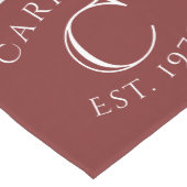 Monogrammed Double Striped | Cranberry ミディアムテーブルランナー (コーナー)