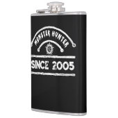 Monster Hunter Sigil Distressed Typography フラスク (左)