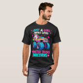 Monster Truck Just A Girl Who Loves Monster Trucks Tシャツ (正面フル)