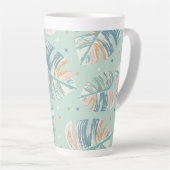 Monstera Leaf -ターコイズ、緑、珊瑚、マスタード カフェラテマグ (右アングル)