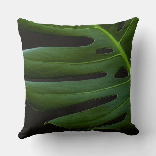 Monstera Leaf up close and personal クッション (裏面)