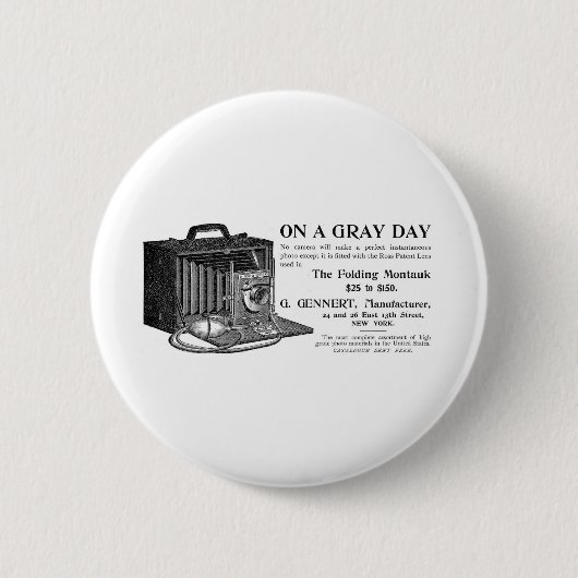 Montaukの折るカメラ 缶バッジ (正面)