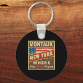 Montauk Ny Its Where My Story Begins _1  キーホルダー (正面)